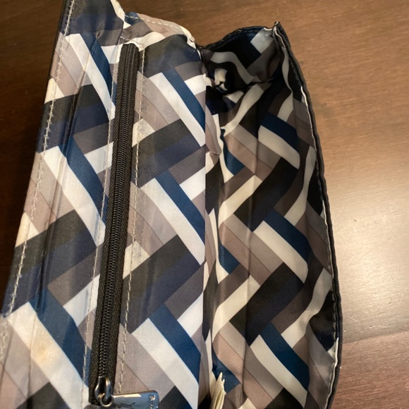 LUG Mini Travel Case - Picture 8 of 11